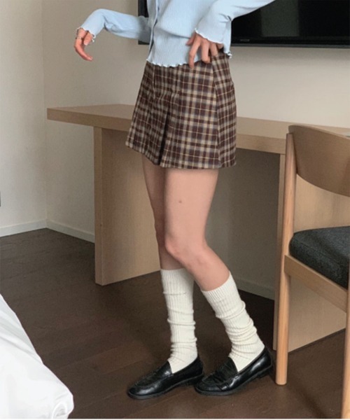 by muni:r（バイ ムニール）の「ギークチェックプリーツスカート（スカート・レディース・ブラウン/グリーン/レッド・SMALL/MEDIUM）」の5枚目の写真