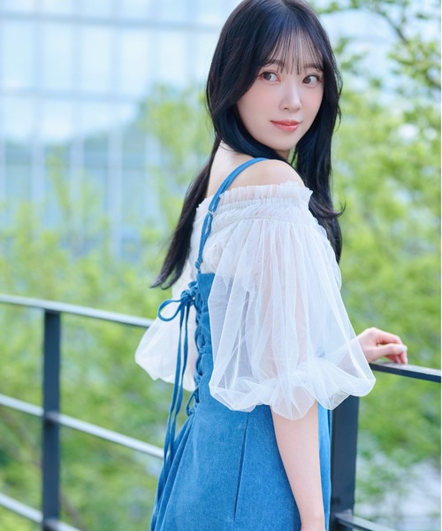 mysty woman（ミスティウーマン）の「チュールギャザーブラウス　120976（シャツ/ブラウス・レディース・グレイッシュブルー/アイボリー/ブラック・FREE）」の2枚目の写真