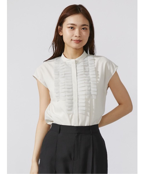 TONAL（トーナル）の「シアープリーツフリルフレンチブラウス（シャツ/ブラウス・レディース・オフホワイト/ライトグリーン/ベージュ・38）」の2枚目の写真