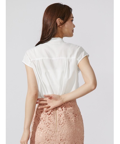 TONAL（トーナル）の「シアープリーツフリルフレンチブラウス（シャツ/ブラウス・レディース・オフホワイト/ライトグリーン/ベージュ・38）」の15枚目の写真