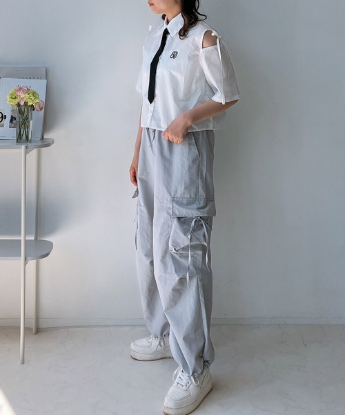 AS KNOW AS plus（アズノゥアズプラス）の「◎ネクタイ付き 肩スリット袖リボンショート丈シャツ（シャツ/ブラウス・レディース・オフホワイト/サックスブルー系/イエロー系・FREE）」の10枚目の写真