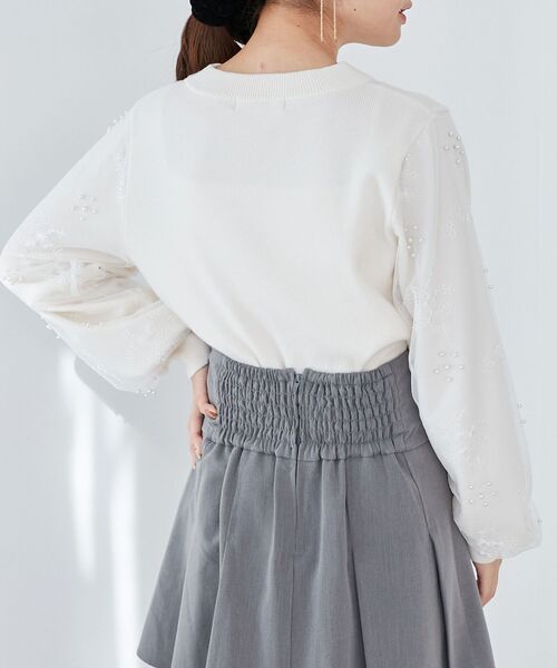 MAJESTIC LEGON(マジェスティックレゴン)の「パールチュールスリーブニット(ニット/セーター・レディース・ブルー/アイボリー/ブラック/ピンク/ラベンダー・MEDIUM)」の6枚目の写真