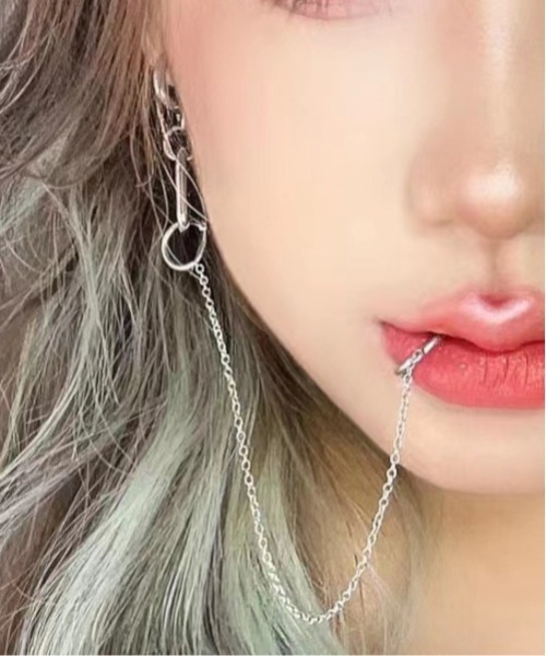 CHANEL チェーンピアス 片耳用 ピアス ラインストーンチャーム付きゴールドチェーンピアス 片耳