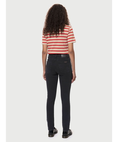 Nudie Jeans(ヌーディージーンズ)の「Mellow Mae So Black メロウメイ スリムストレート ジーンズ(レングス28)(デニムパンツ・レディース・ブラック・25inch/24inch/26inch)」の6枚目の写真