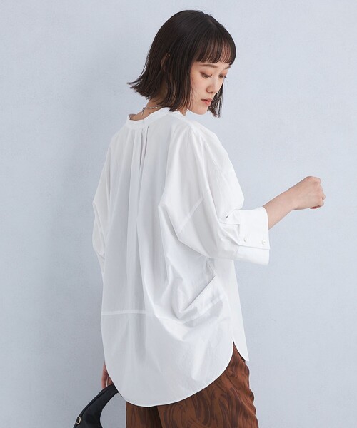 green label relaxing（グリーンレーベルリラクシング）の「バンドカラー スキッパー シャツ（シャツ/ブラウス・レディース・ダークグリーン/ホワイト/ダークグレー・FREE）」の2枚目の写真