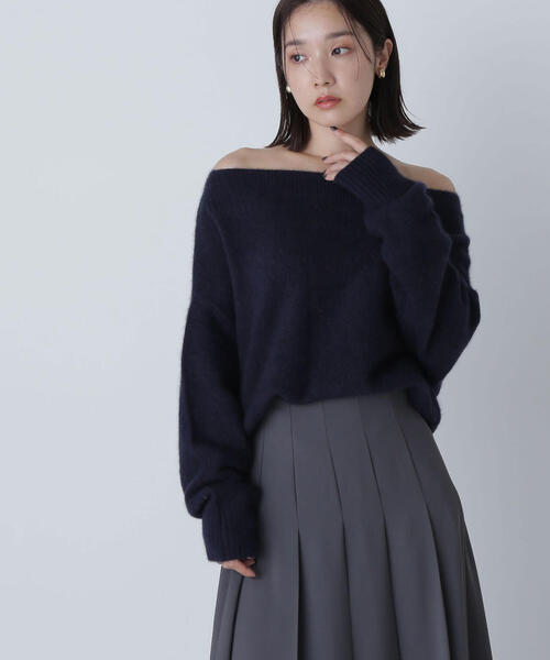 NATURAL BEAUTY BASIC(ナチュラルビューティーベーシック)の「◇<ハンドウォッシャブルFOX>デコルテラインオーバーニット(ニット/セーター・レディース・オフホワイト/ラベンダー/ピンク/ネイビー・FREE)」の3枚目の写真