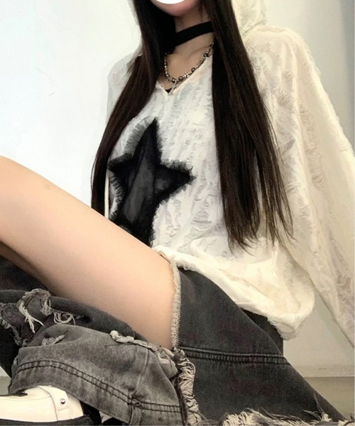 .KOM(ドットコム)の「『.KOM/ドットケーオーエム』スターデザインフードトップス 長袖【Y】【CN】(Tシャツ/カットソー・レディース・ホワイト/ブラック・FREE)」の12枚目の写真