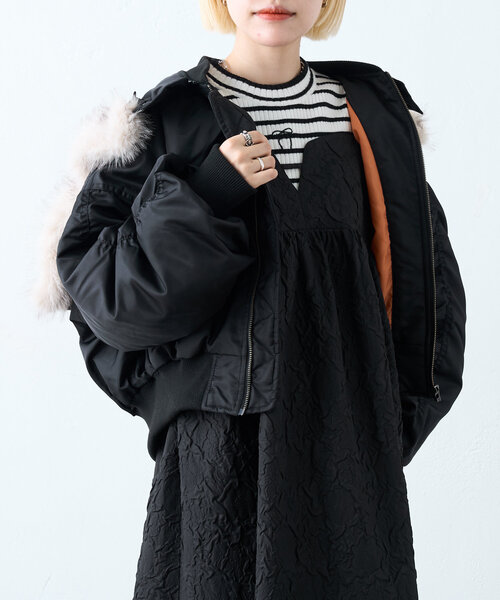 w closet（ダブルクローゼット）の「マルチウェイMA-1（ダウンジャケット/コート・レディース・ブラック/ネイビー/カーキ・FREE）」の4枚目の写真