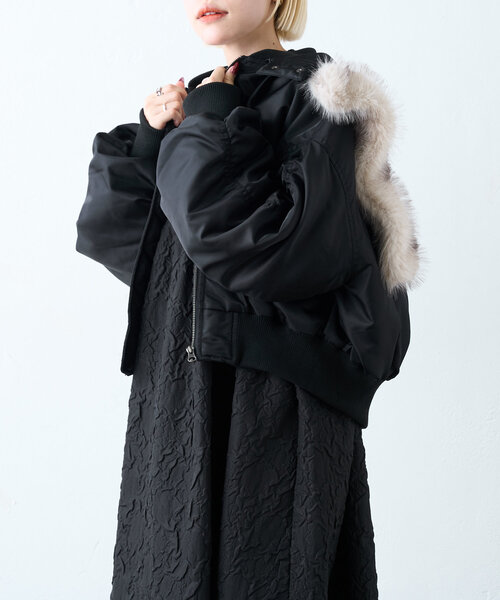 w closet（ダブルクローゼット）の「マルチウェイMA-1（ダウンジャケット/コート・レディース・ブラック/ネイビー/カーキ・FREE）」の5枚目の写真