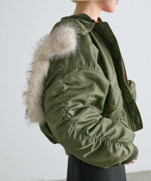 w closet（ダブルクローゼット）の「マルチウェイMA-1（ダウンジャケット/コート・レディース・ブラック/ネイビー/カーキ・FREE）」の21枚目の写真