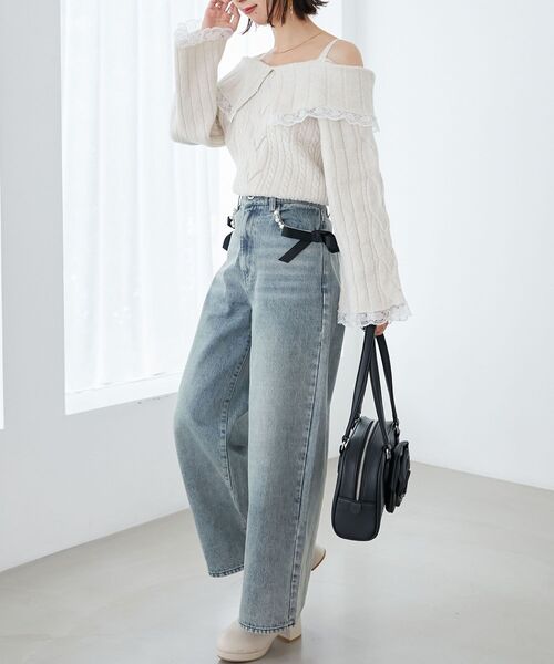 MAJESTIC LEGON（マジェスティックレゴン）の「レースリボンオフショルケーブルニット（ニット/セーター・レディース・グレー/チャコールグレー/アイボリー・MEDIUM）」の6枚目の写真