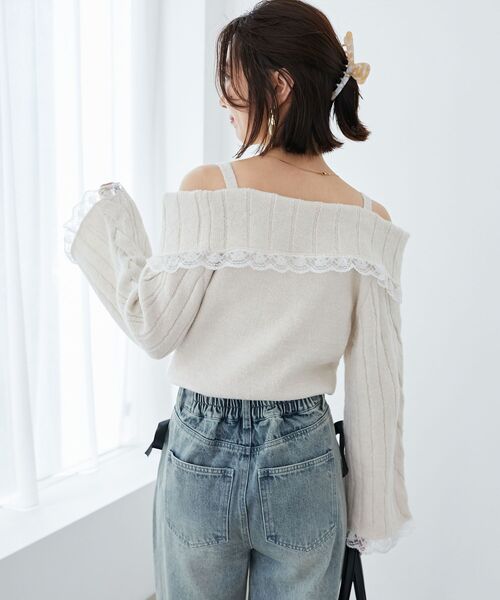 MAJESTIC LEGON（マジェスティックレゴン）の「レースリボンオフショルケーブルニット（ニット/セーター・レディース・グレー/チャコールグレー/アイボリー・MEDIUM）」の9枚目の写真