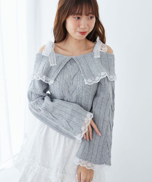 MAJESTIC LEGON（マジェスティックレゴン）の「レースリボンオフショルケーブルニット（ニット/セーター・レディース・グレー/チャコールグレー/アイボリー・MEDIUM）」の14枚目の写真