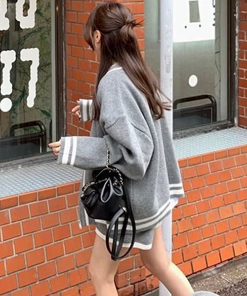GLAMOROUS JANE（グラマラスジェーン）の「配色ライン入りカーデ×ショートパンツ2点セット（セットアップ・レディース・ホワイト/グレー/ブラック・FREE）」の5枚目の写真