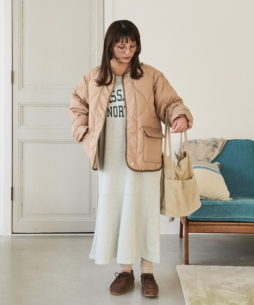 Crisp（クリスプ）の「カラーパイピングキルティングジャケット（ノーカラージャケット・レディース・ベージュ/カーキ・FREE）」の3枚目の写真