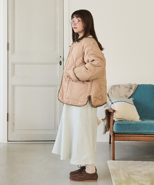 Crisp（クリスプ）の「カラーパイピングキルティングジャケット（ノーカラージャケット・レディース・ベージュ/カーキ・FREE）」の5枚目の写真