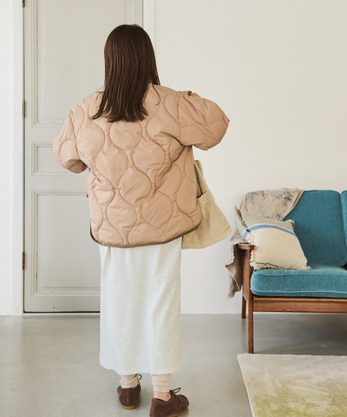 Crisp（クリスプ）の「カラーパイピングキルティングジャケット（ノーカラージャケット・レディース・ベージュ/カーキ・FREE）」の6枚目の写真