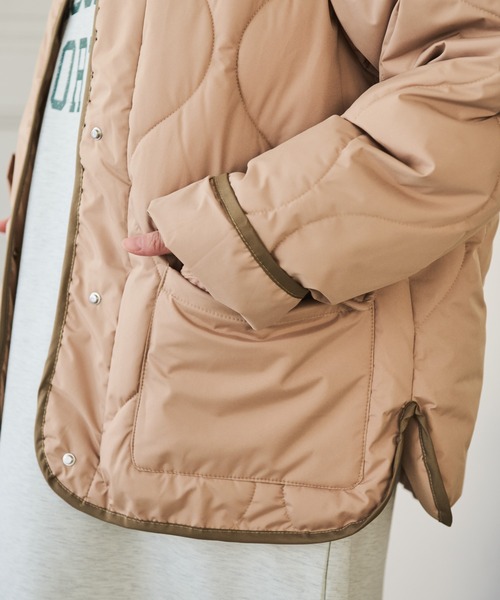 Crisp（クリスプ）の「カラーパイピングキルティングジャケット（ノーカラージャケット・レディース・ベージュ/カーキ・FREE）」の10枚目の写真