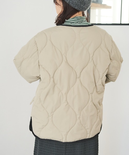 Crisp（クリスプ）の「カラーパイピングキルティングジャケット（ノーカラージャケット・レディース・ベージュ/カーキ・FREE）」の16枚目の写真