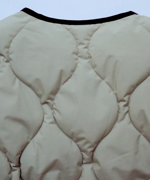 Crisp（クリスプ）の「カラーパイピングキルティングジャケット（ノーカラージャケット・レディース・ベージュ/カーキ・FREE）」の21枚目の写真