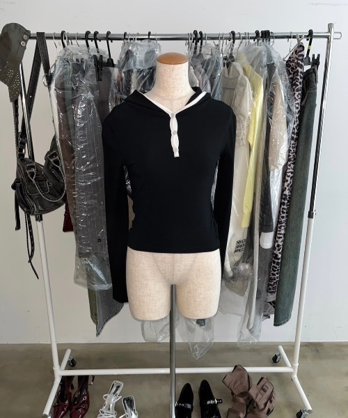 SHAGGIE(シャギー)の「フード付きロングスリーブフライストップス(Tシャツ/カットソー・レディース・ブラック/グレー/グレー系その他/ベージュ系その他・FREE)」の13枚目の写真