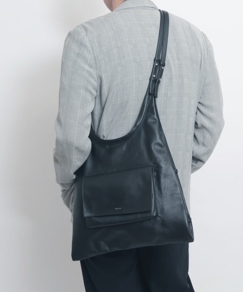 YArKA（ヤーカ）の「【YArKA/ヤーカ】 real leather multi length adjustment tote bag [opcc3] / リアルレザーマルチ調節トートバッグ（トートバッグ・レディース・ブラック・FREE）」の5枚目の写真
