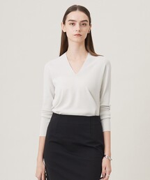 ICB（アイシービー）の「【洗える】 シンセティックフルニードル Vネックプルオーバー（ニット/セーター）」