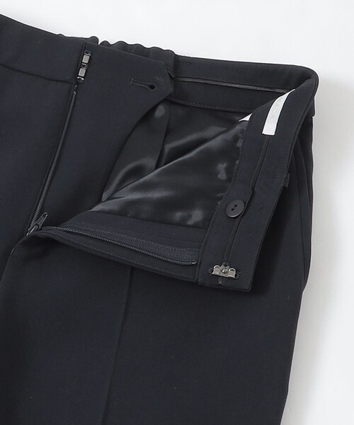 amaca（アマカ）の「トリアセテートコンパクトテーパードパンツ（その他パンツ・レディース・ベージュ/ダークネイビー・38/40）」の13枚目の写真