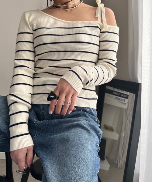 ULEULA(ウルア)の「肩リボンオフショルボーダーニット(ニット/セーター・レディース・アイボリー/ネイビー・FREE)」の8枚目の写真