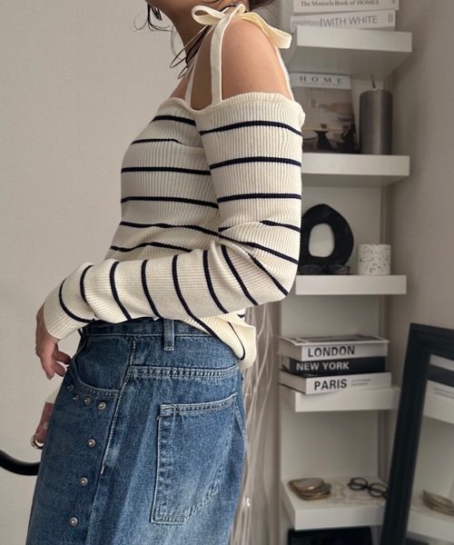 ULEULA(ウルア)の「肩リボンオフショルボーダーニット(ニット/セーター・レディース・アイボリー/ネイビー・FREE)」の10枚目の写真