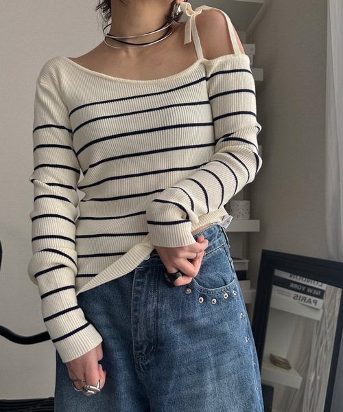 ULEULA(ウルア)の「肩リボンオフショルボーダーニット(ニット/セーター・レディース・アイボリー/ネイビー・FREE)」の7枚目の写真