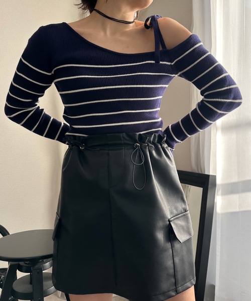 ULEULA(ウルア)の「肩リボンオフショルボーダーニット(ニット/セーター・レディース・アイボリー/ネイビー・FREE)」の15枚目の写真