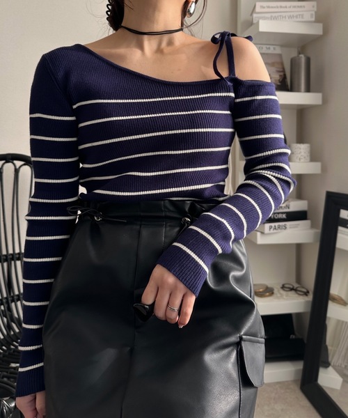 ULEULA(ウルア)の「肩リボンオフショルボーダーニット(ニット/セーター・レディース・アイボリー/ネイビー・FREE)」の11枚目の写真