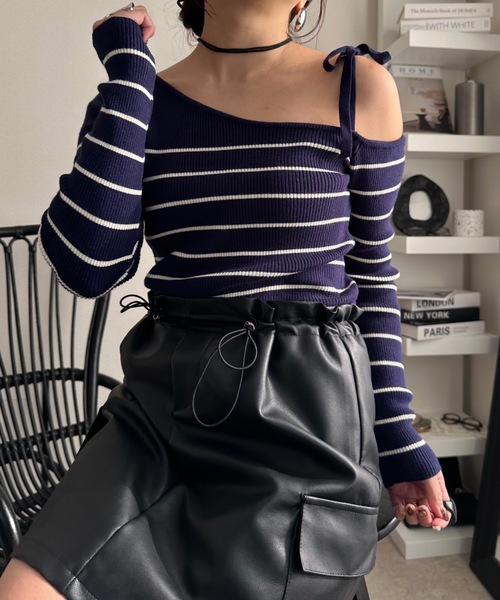 ULEULA(ウルア)の「肩リボンオフショルボーダーニット(ニット/セーター・レディース・アイボリー/ネイビー・FREE)」の12枚目の写真