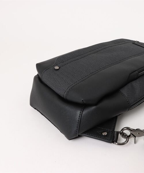 UNION STATION（ユニオンステーション）の「＜UNION STATION bu MEN'S BIGI＞フェイクレザーカジュアルボディーバッグ（ボディバッグ/ウエストポーチ・メンズ・ブラック/チャコールグレー・FREE）」の7枚目の写真