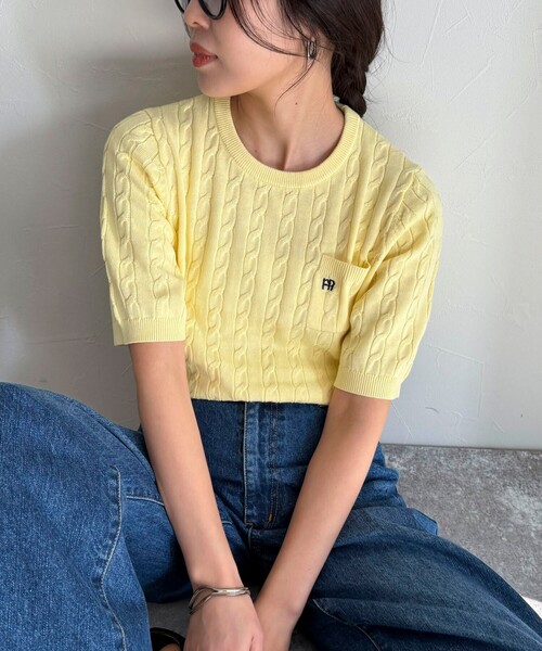 fredy emue(フレディエミュ)の「FR刺繍ケーブル柄ポケ付きプルオーバー(ニット/セーター・レディース・ベージュ/ネイビー/オフホワイト/イエロー/ブルー/ブラウン/レッド・38)」の6枚目の写真