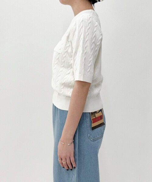 fredy emue(フレディエミュ)の「FR刺繍ケーブル柄ポケ付きプルオーバー(ニット/セーター・レディース・ベージュ/ネイビー/オフホワイト/イエロー/ブルー/ブラウン/レッド・38)」の21枚目の写真