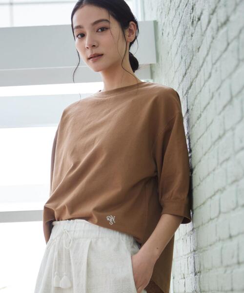 Dessin(デッサン)の「【360度可愛い・洗える】バックヘンリーカットソー(5分袖/XS~L)(Tシャツ/カットソー・レディース・ホワイト系/グレー/イエロー系その他/ネイビー/ブルー/ナチュラル/キャメル/イエロー/チャコールグレー・00/01/02/03)」の8枚目の写真