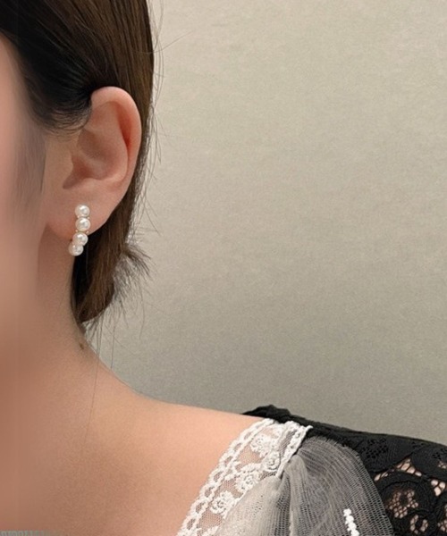 yu-ka（ユーカ）の「YU-KA:大きめパールラインフープピアス big Pearl line hoop pierce（ピアス（両耳用）・レディース・シルバー/ゴールド・FREE）」の4枚目の写真