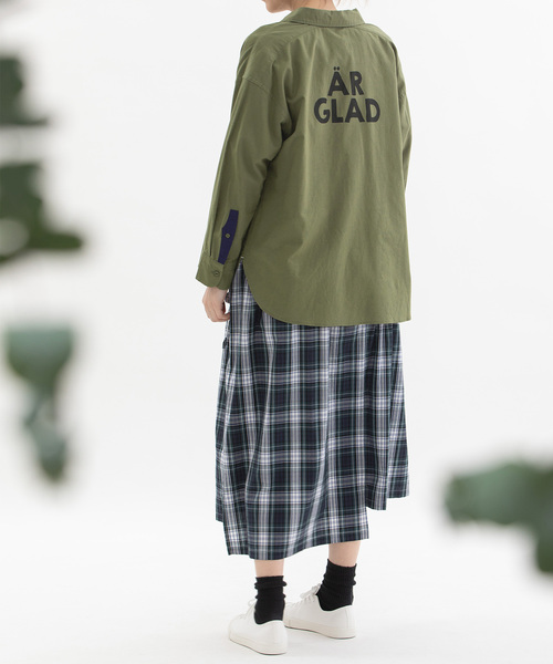 nop de nod(ノップドゥノッド)の「パッチポケットバックプリントシャツ(シャツ/ブラウス・レディース・ダークブルー/ブルー/オフホワイト/カーキ・M)」の5枚目の写真