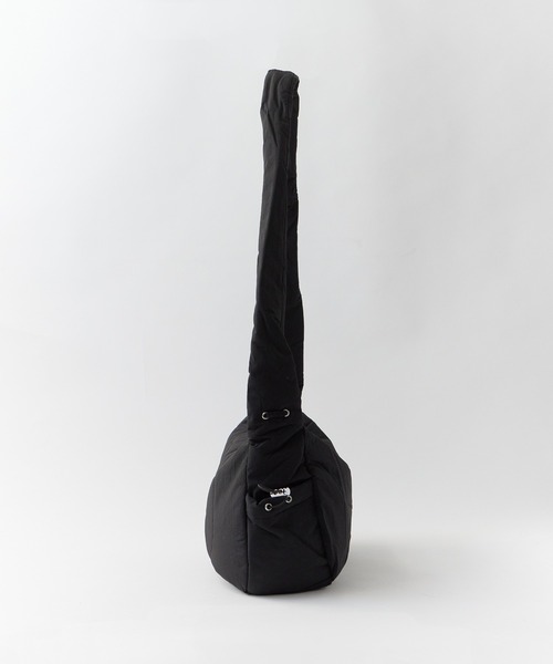 ROOPTOKYO（ループトウキョウ）の「Gathered Nylon Shoulder Bag / ギャザーナイロンショルダーバッグ（ショルダーバッグ・レディース・レッド/ブラック/ホワイト/グレー・FREE）」の15枚目の写真