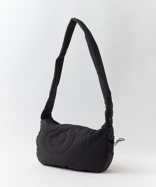 ROOPTOKYO（ループトウキョウ）の「Gathered Nylon Shoulder Bag / ギャザーナイロンショルダーバッグ（ショルダーバッグ・レディース・レッド/ブラック/ホワイト/グレー・FREE）」の8枚目の写真