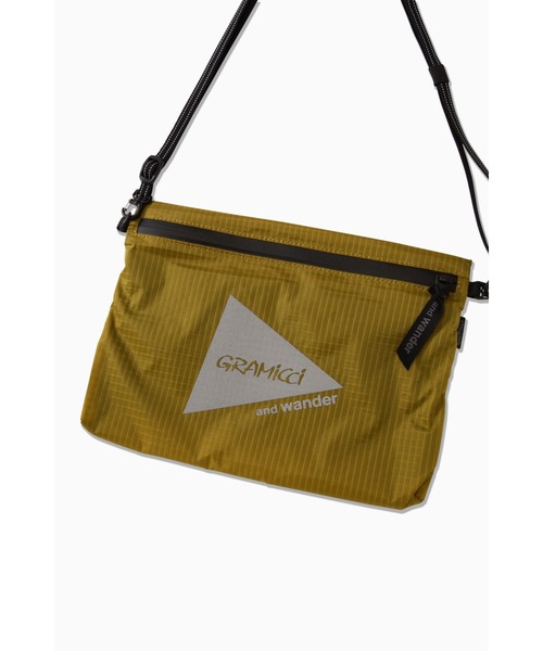 and wander（アンドワンダー）の「NYLON SACOCHE｜ナイロンサコッシュ UNISEX（ショルダーバッグ・メンズ・ブラック/ベージュ/イエロー/ブルーグリーン・FREE）」の12枚目の写真