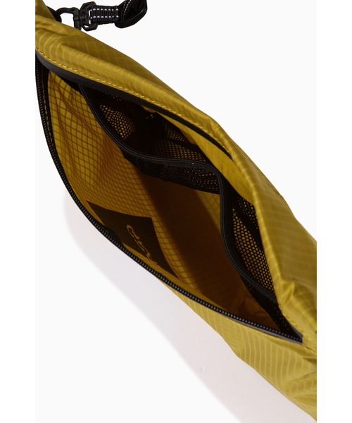 and wander（アンドワンダー）の「NYLON SACOCHE｜ナイロンサコッシュ UNISEX（ショルダーバッグ・メンズ・ブラック/ベージュ/イエロー/ブルーグリーン・FREE）」の15枚目の写真