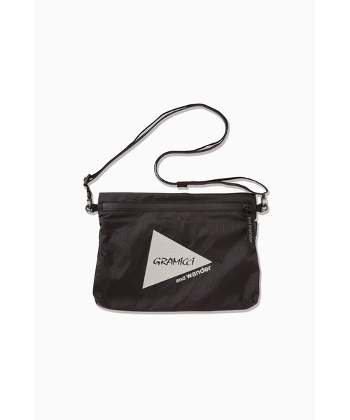 and wander（アンドワンダー）の「NYLON SACOCHE｜ナイロンサコッシュ UNISEX（ショルダーバッグ・メンズ・ブラック/ベージュ/イエロー/ブルーグリーン・FREE）」の16枚目の写真