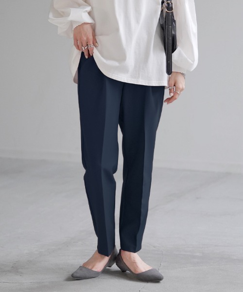 HUG.U（ハグユー）の「美活。テーパードカラーパンツ きれいめスタイル（スラックス・レディース・レモンイエロー/グレイッシュベージュ/ブラック/ライトブルー/ライトベージュ/ダークベージュ/ネイビー/オレンジ/テラコッタ/ピンク・L/M/LL）」の7枚目の写真