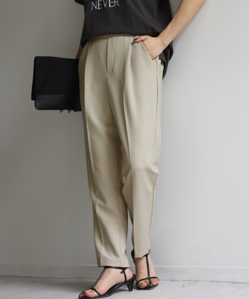 HUG.U（ハグユー）の「美活。テーパードカラーパンツ きれいめスタイル（スラックス・レディース・レモンイエロー/グレイッシュベージュ/ブラック/ライトブルー/ライトベージュ/ダークベージュ/ネイビー/オレンジ/テラコッタ/ピンク・L/M/LL）」の5枚目の写真