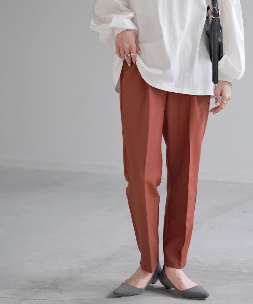 HUG.U（ハグユー）の「美活。テーパードカラーパンツ きれいめスタイル（スラックス・レディース・レモンイエロー/グレイッシュベージュ/ブラック/ライトブルー/ライトベージュ/ダークベージュ/ネイビー/オレンジ/テラコッタ/ピンク・L/M/LL）」の19枚目の写真