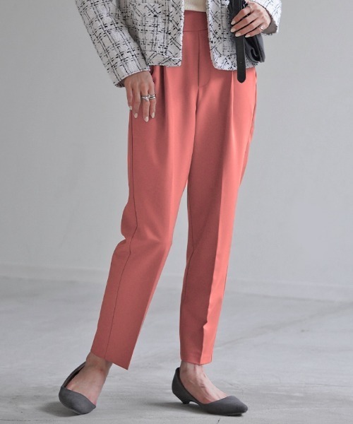 HUG.U（ハグユー）の「美活。テーパードカラーパンツ きれいめスタイル（スラックス・レディース・レモンイエロー/グレイッシュベージュ/ブラック/ライトブルー/ライトベージュ/ダークベージュ/ネイビー/オレンジ/テラコッタ/ピンク・L/M/LL）」の18枚目の写真