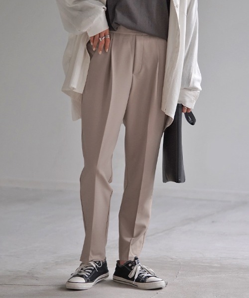 HUG.U（ハグユー）の「美活。テーパードカラーパンツ きれいめスタイル（スラックス・レディース・レモンイエロー/グレイッシュベージュ/ブラック/ライトブルー/ライトベージュ/ダークベージュ/ネイビー/オレンジ/テラコッタ/ピンク・L/M/LL）」の11枚目の写真